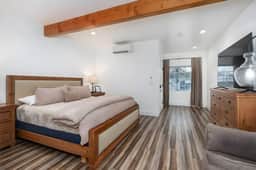 Yosemite Oasis: Kassidy King Suite w/ Luxe Bedding