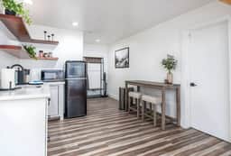 The Four Daughters Inn – The Entire 5 Suite Hotel