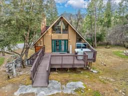 Bass Lake Chalet- A frame with hot tub!