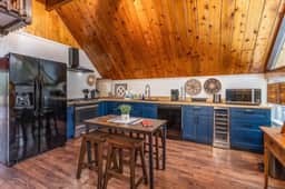 Family A-frame with hot tub minutes from Bass Lake - Image 2