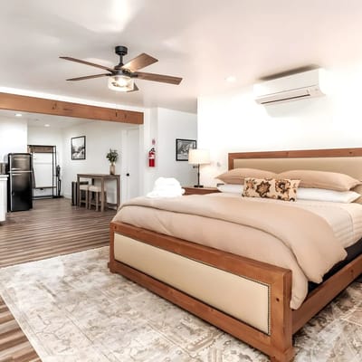 Emma's Escape: King Suite w/ Plush Comforts