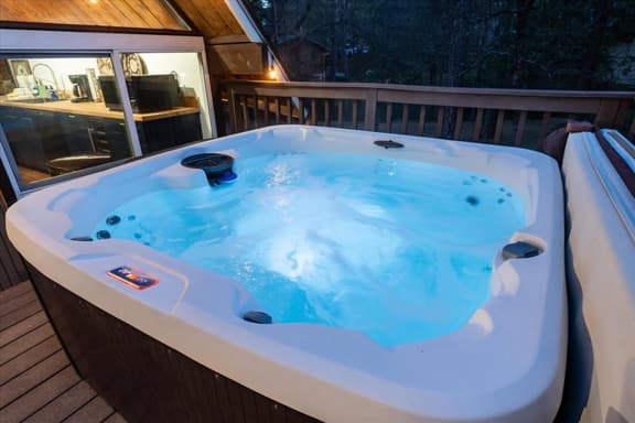 Bass Lake Chalet- A frame with hot tub!